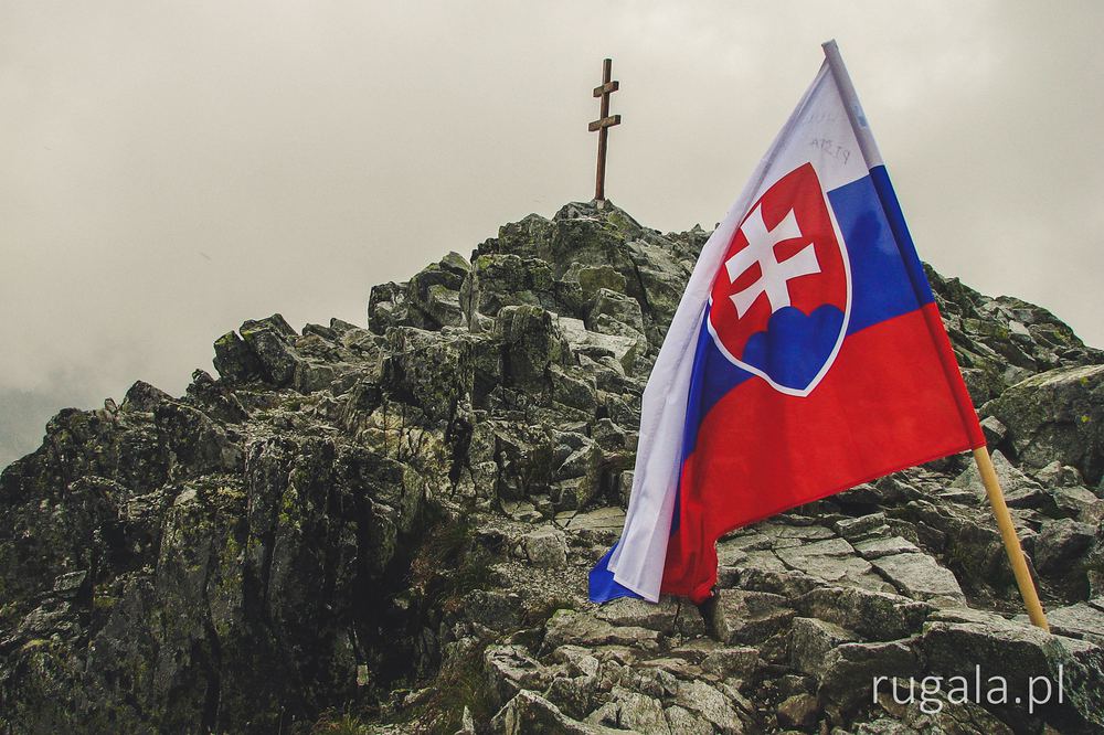 Krywań - wierzchołek ze słowacką flagą