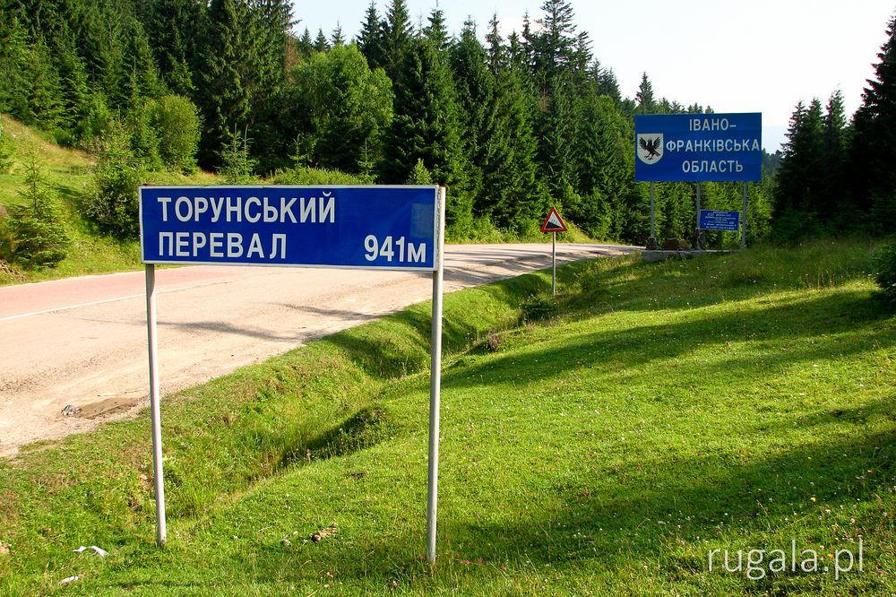 Przełęcz Toruńska - granica Grzbietu Wododziałowego i Gorganów
