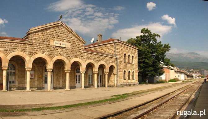 Dworzec kolejowy w Pejë (Peć)