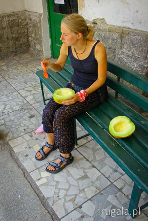 Bułgarski melon na bułgarskim dworcu