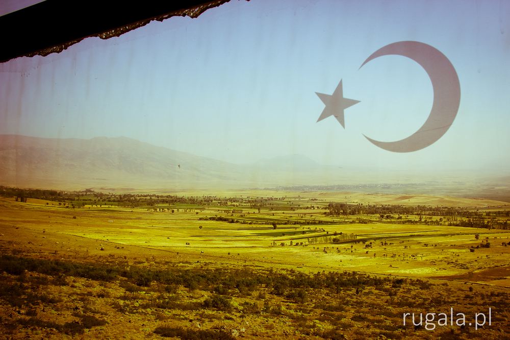 Krajobrazy wschodniej Turcji z okien pociągu