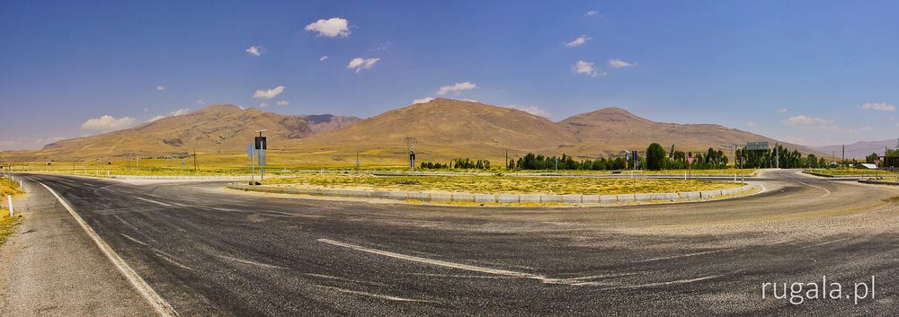 Na skrzyżowaniu w Karahan