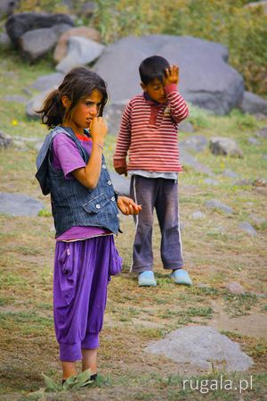 Kurdyjskie dzieci pod Araratem
