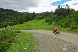 W drodze na przełęcz Ugiri, Swanetia
