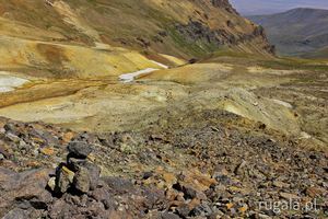 Schodząc do krateru Aragacu