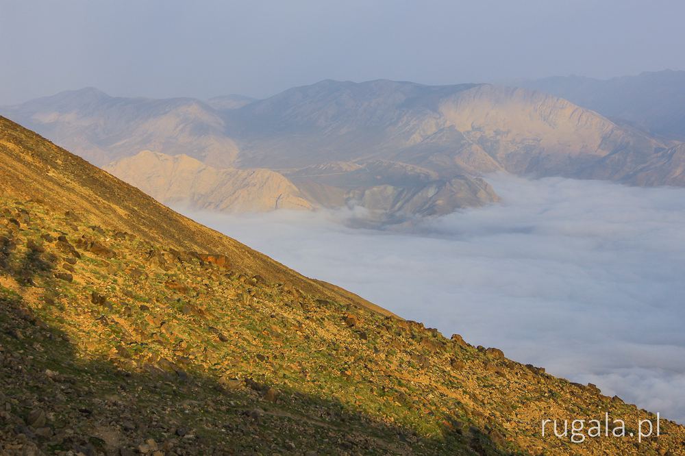 Chmury nad Doliną Haraz, Iran