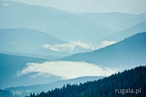 Chmury nad rumuńskimi Marmaroszami, widok z Czywczyna