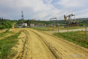 Wydobywanie ropy koło wierzchołka Turkiw (846 m), Beskidy Brzeżne