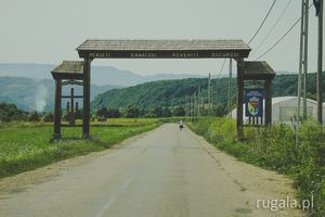 Brama maramurska przy wjeździe do Groșii Țibleșului