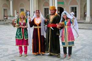Rosjanie przebierają się za Tatarów