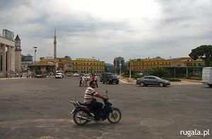 Tirana - plac Skanderbega