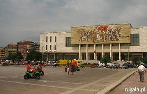Tirana - plac Skanderbega