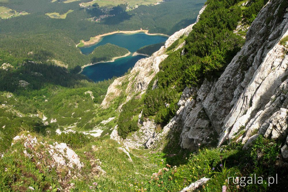 Crno jezero - widok z przełęczy na grani Međed