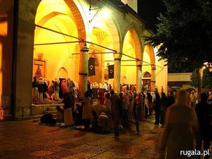 Meczet Gazi Husrev-Bega (Gazi Husrev-begova Džamija) - przygotowania do ramazanu