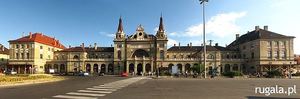 Austro-węgierski budynek dworca kolejowego w Peczu (Pécs)