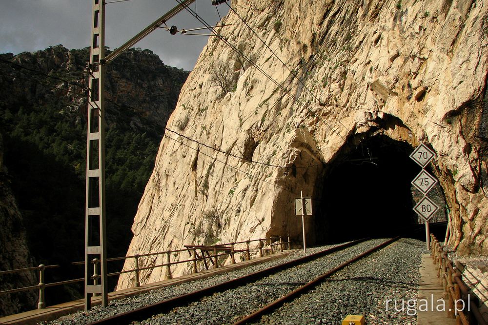 Tunel na trasie Malaga - El Chorro
