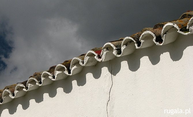 Dach hiszpańskiego domostwa