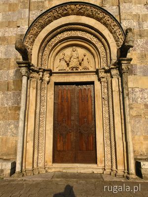 Wejście do katedry Chrystusa Pantokratora, Visoki Dečani
