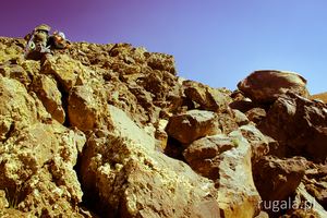 Przeciskamy się przez wulkaniczne głazy w masywie Süphan Dağı