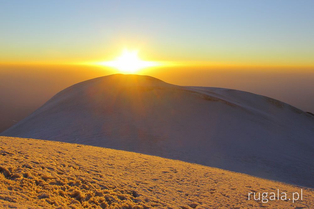 Wschód słońca na mitycznej górze Ararat