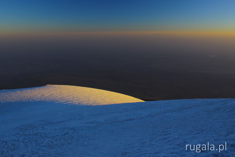 Północne stoki Araratu - widok w kierunku Armenii