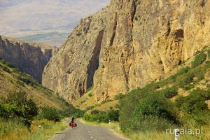Droga do Noravank, Armenia