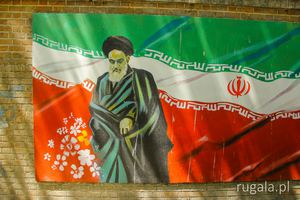 Chomeini w kwiatkach - mural w Teheranie
