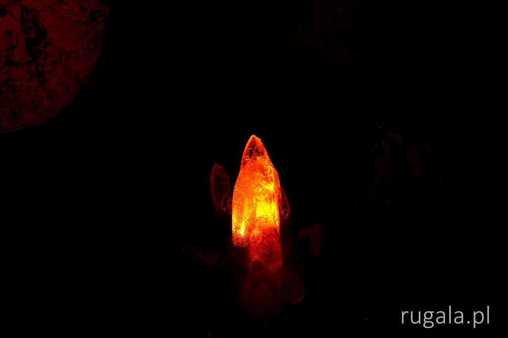 Lodowy stalagmit, Jaskinia Mylna
