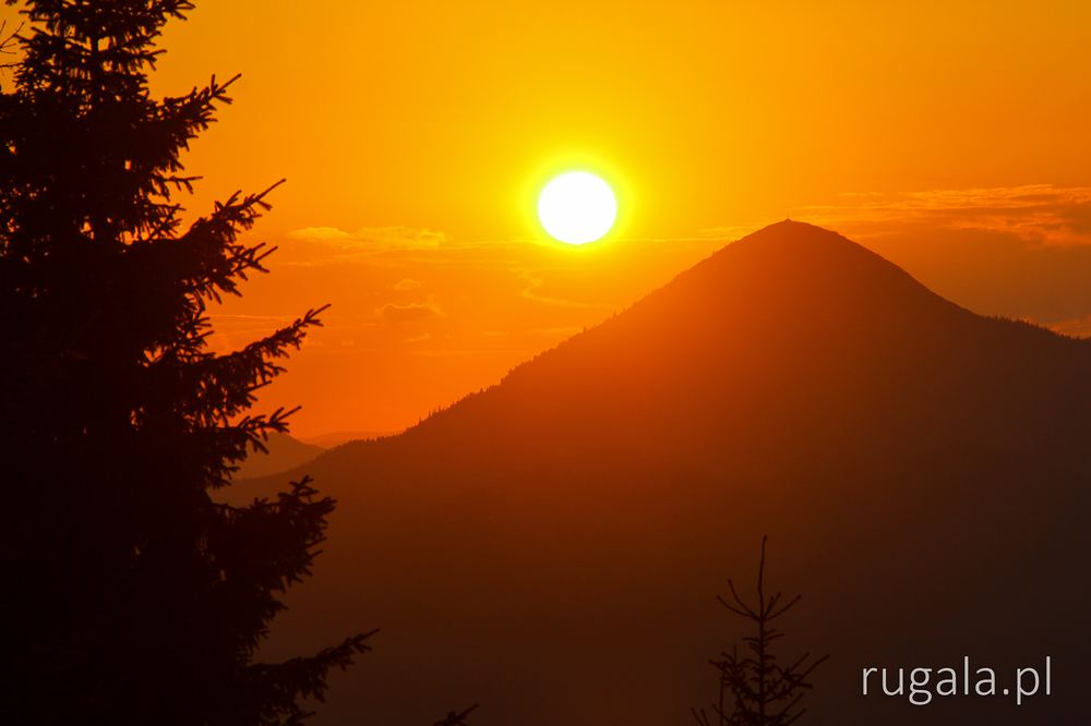 Zachód słońca nad Chomiakiem, Góry Pokuckie