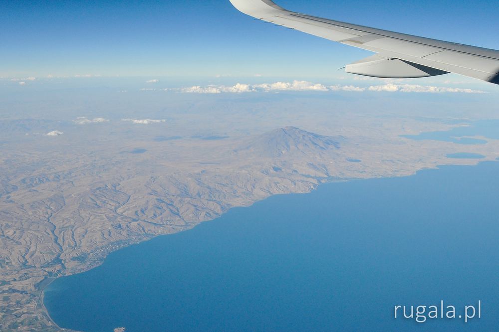 Süphan Dağı i Jezioro Van - zdjęcie z samolotu