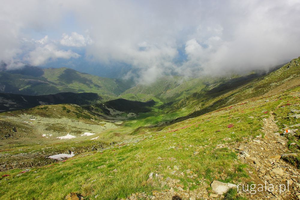 Stoki opadające do doliny Văsălatu, Góry Iezer-Păpușa