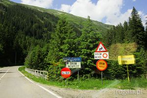 Trasa transfogaraska zamknieta w czerwcu - znaki na wysokości 1285 m