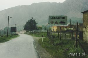 Wjazd do Leskoviku, Albania