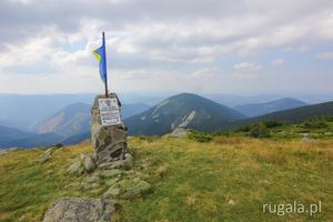 Pomnik wojenny pod szczytem Vlădeasa