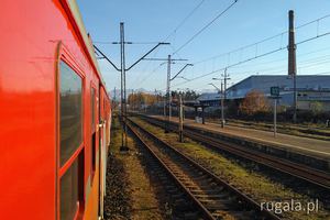 Pociągiem przez Nowy Targ z widokiem na Tatry